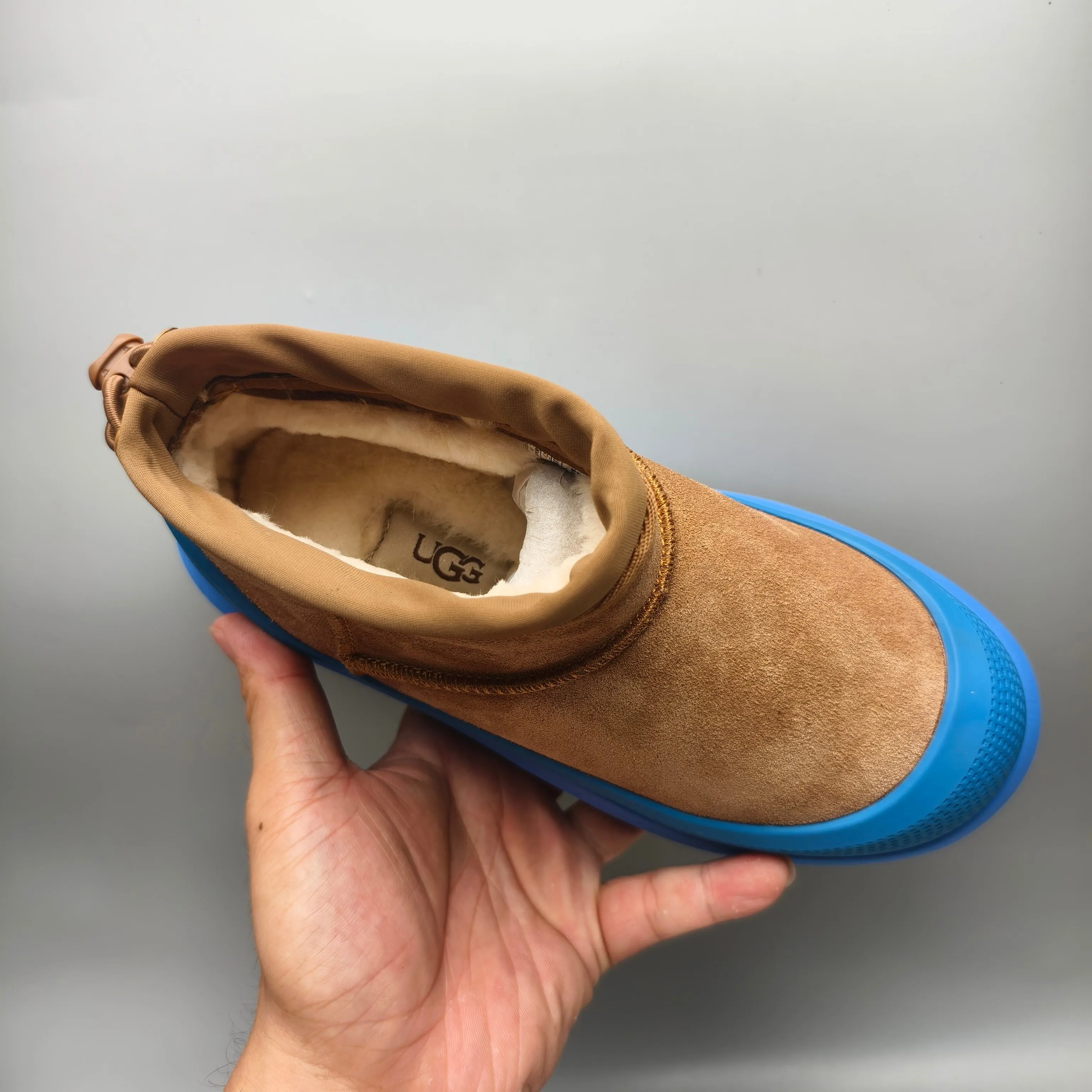 💰Women’s shoes 280 Men’s shoes 300 UGG sheepskin all-in-one snow boots 4196 Classic waterproof rubber sole couple’s shoes Color: white bottom, yellow bottom, blue bottom, black Matching code: 35-45